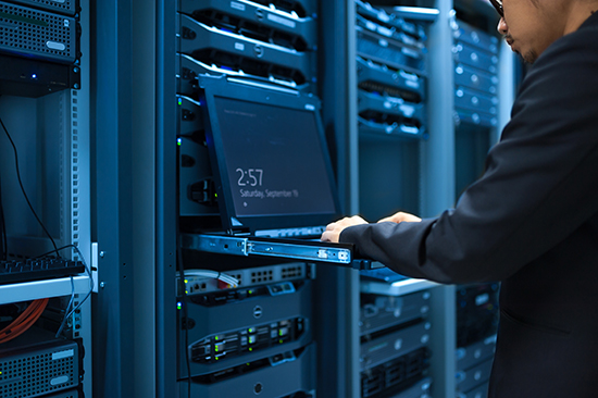 Uniserver accelerates data centre network provisioning using Cisco system